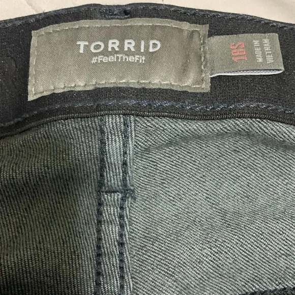 Women’s Torrid Wide Leg Dark Denim Jeans Size 18S EUC - Picture 8 of 10